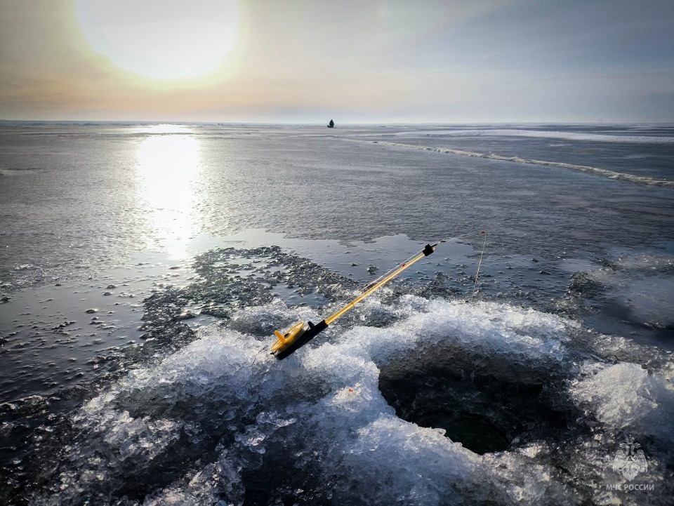 О ледовой обстановке на водоемах Псковской области рассказали в МЧС