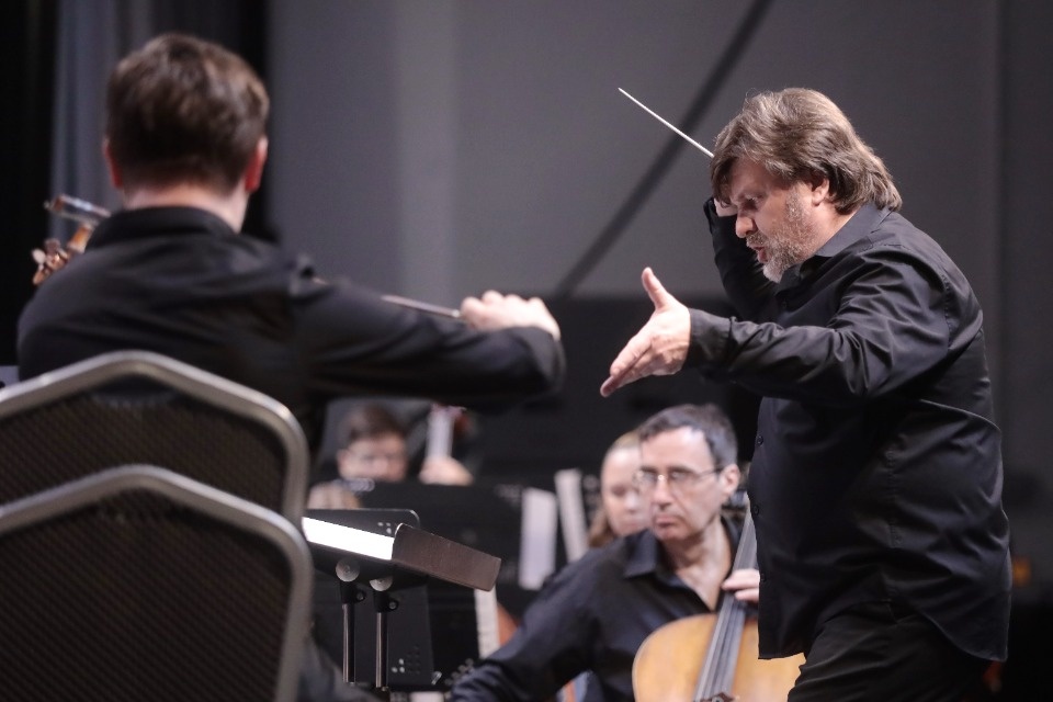 Льётся музыка Льётся музыка