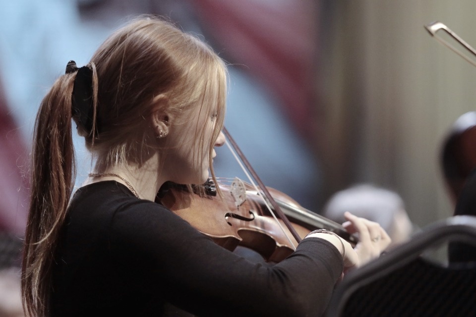 Льётся музыка Льётся музыка