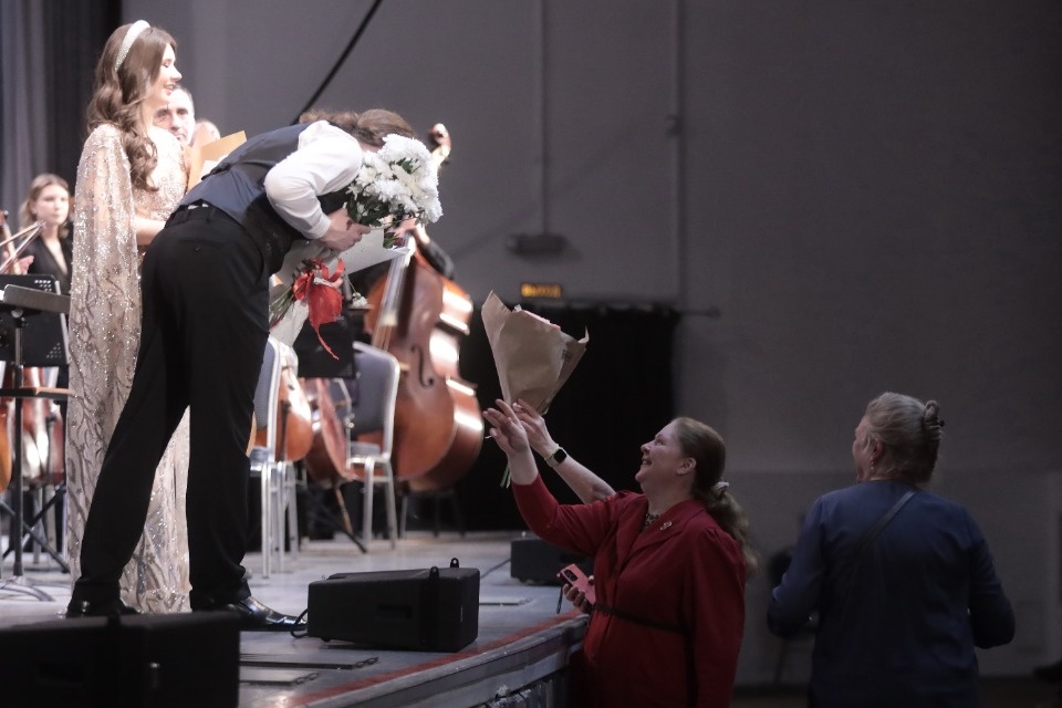 Льётся музыка Льётся музыка