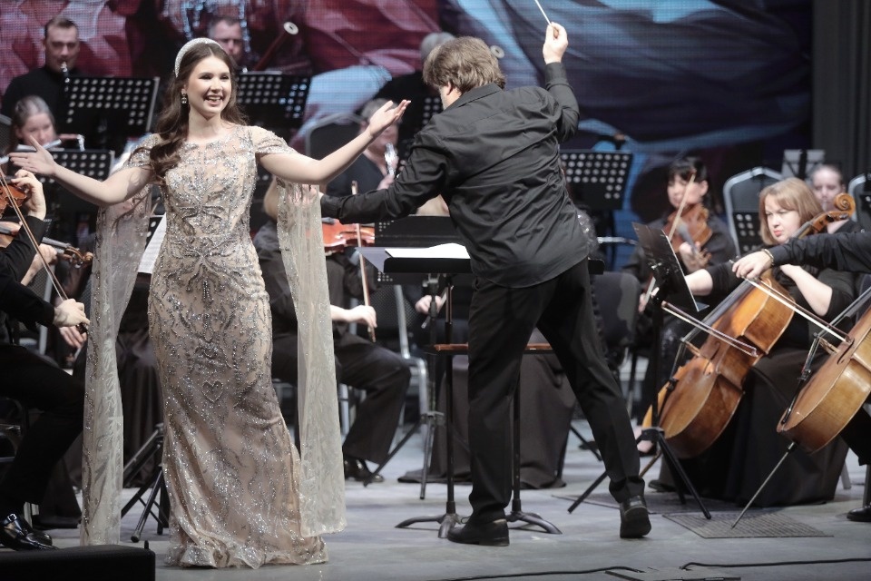 Льётся музыка Льётся музыка