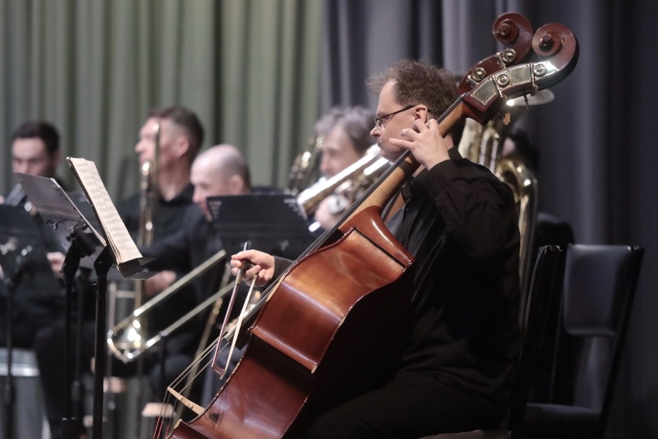 Льётся музыка Льётся музыка