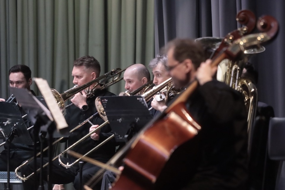 Льётся музыка Льётся музыка