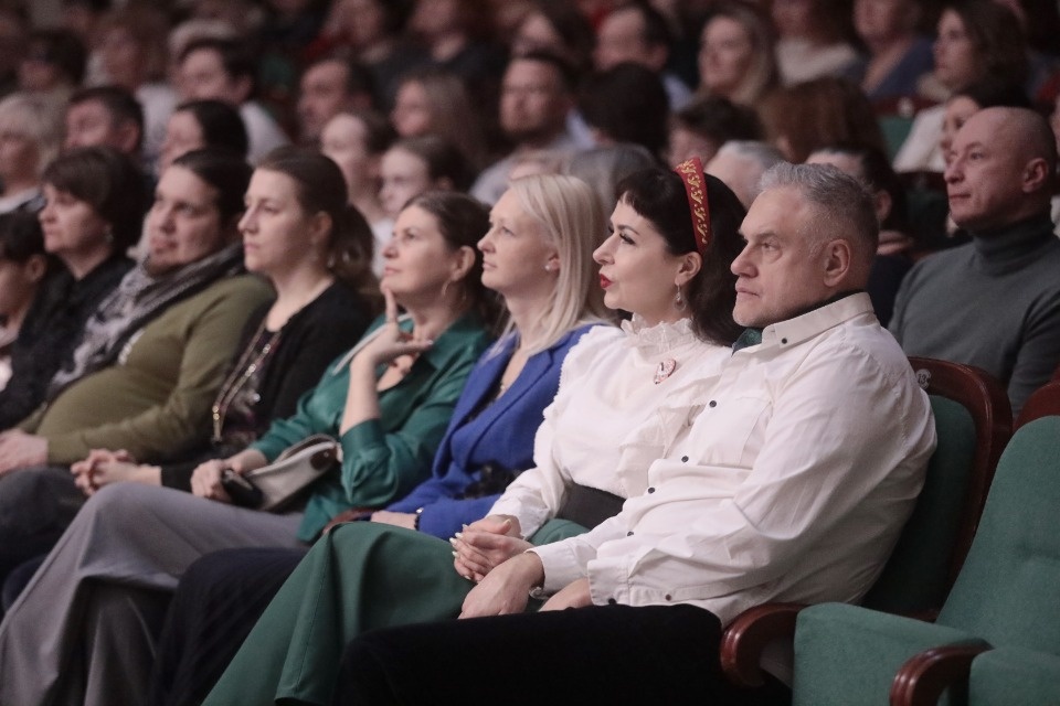 Льётся музыка Льётся музыка