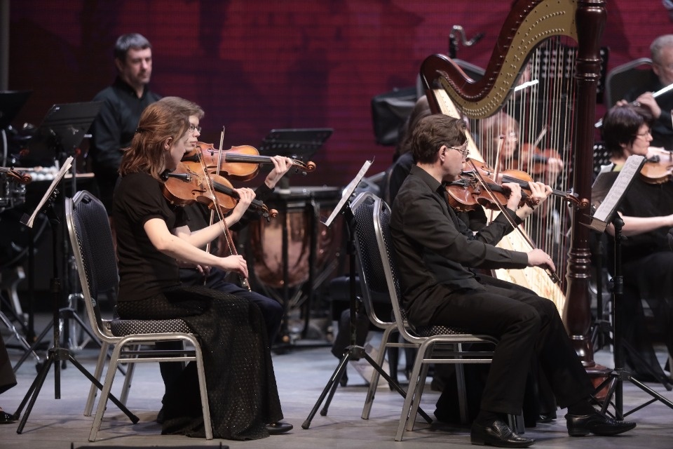 Льётся музыка Льётся музыка