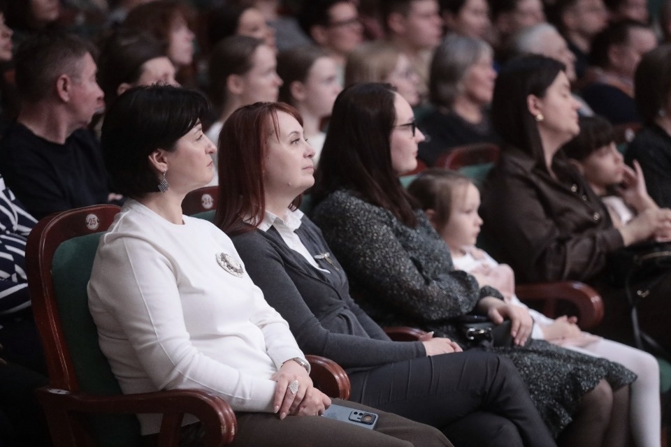 Льётся музыка Льётся музыка