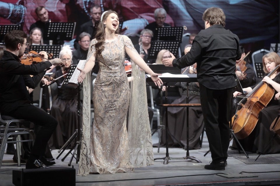 Льётся музыка Льётся музыка