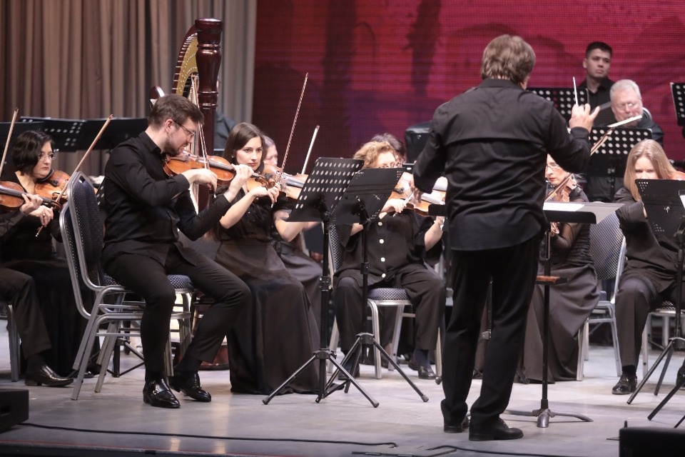 Льётся музыка Льётся музыка