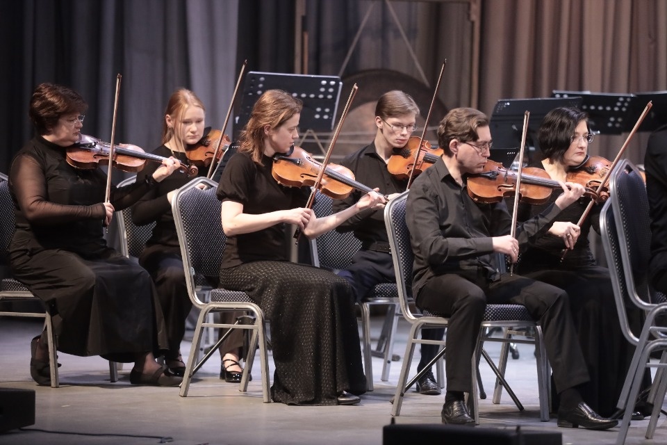 Льётся музыка Льётся музыка