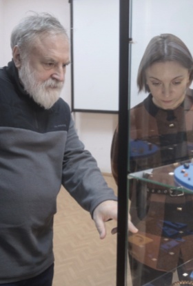 Под храмом — история