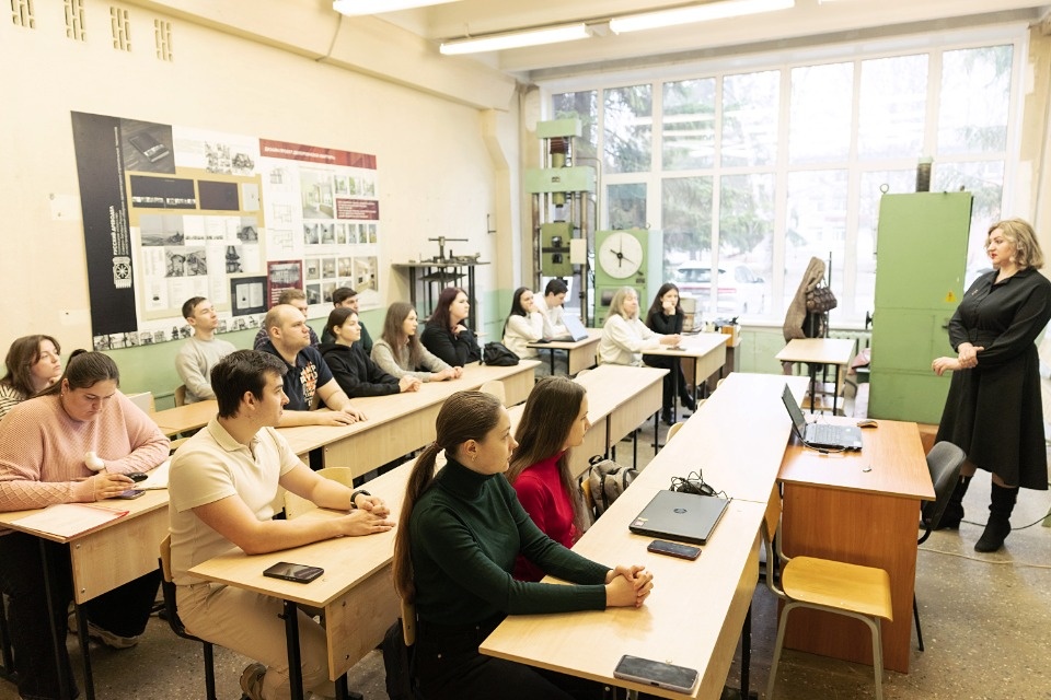  «Титан-Полимер» представил карьерные возможности студентам ПсковГУ