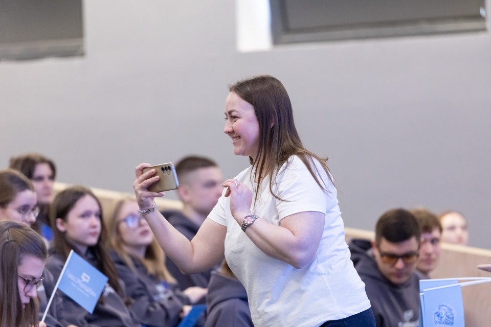 Голос молодежи Голос молодежи