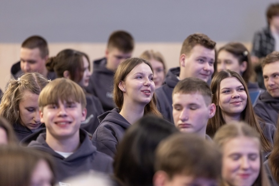 Голос молодежи Голос молодежи