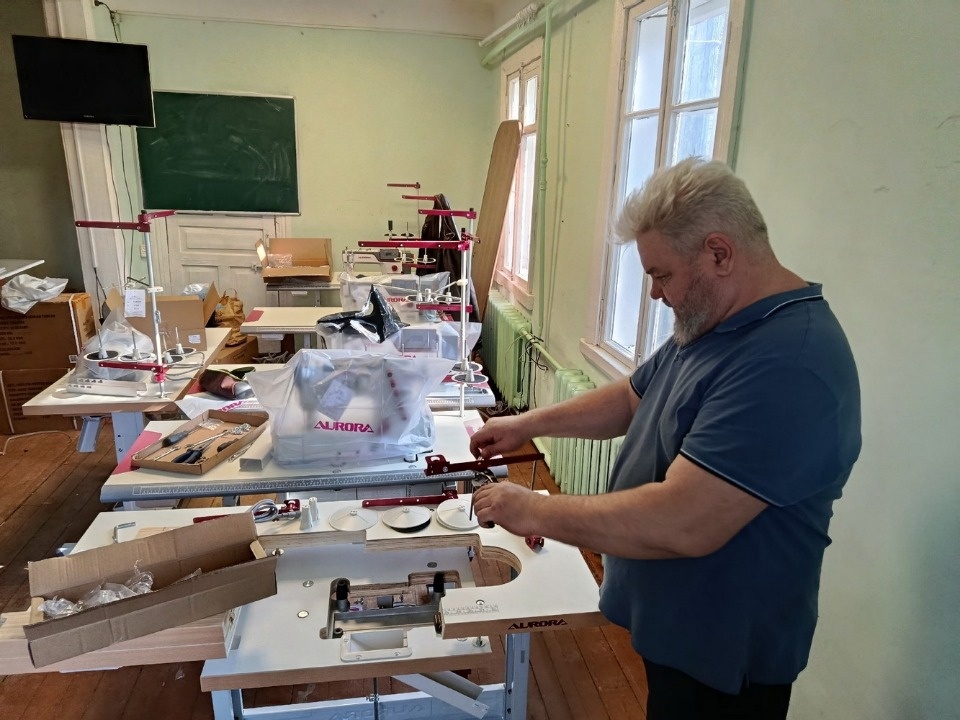 Гуманитарное швейное производство организовали при храме в Пскове Гуманитарное швейное производство организовали при храме в Пскове