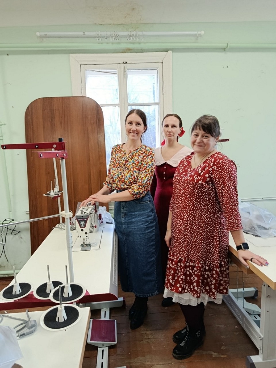 Гуманитарное швейное производство организовали при храме в Пскове Гуманитарное швейное производство организовали при храме в Пскове