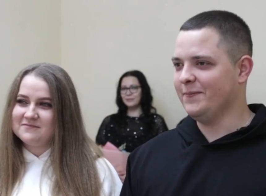 Уроженцы Пскова сыграли свадьбу на строительстве ВСМ Москва – Санкт-Петербург