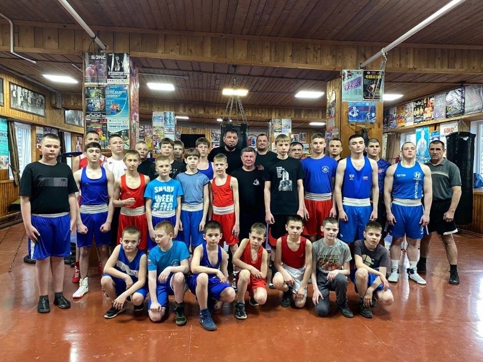 Тренировку для псковских спортсменов провел Александр Емельяненко