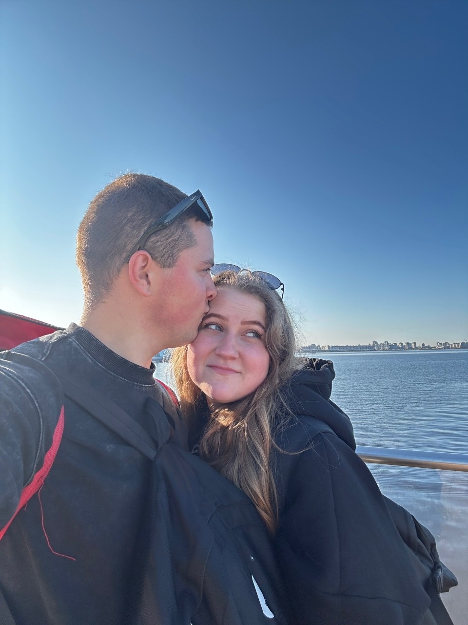 Вместо фаты каска