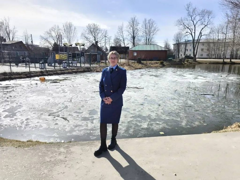 В Псковской области зампрокурора спасла тонущего ребенка