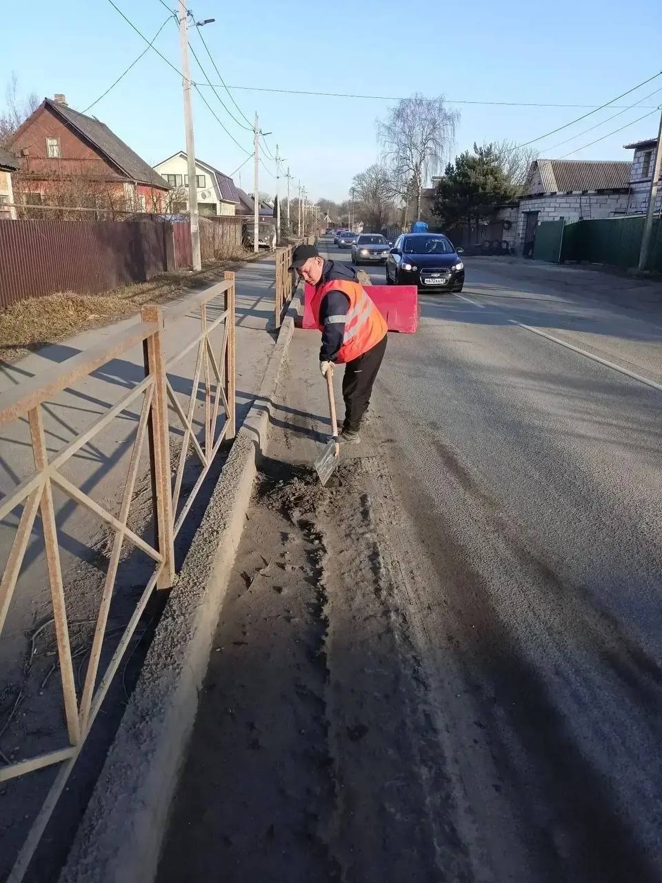 С 30 марта коммунальные службы Пскова приступят к мойке остановок