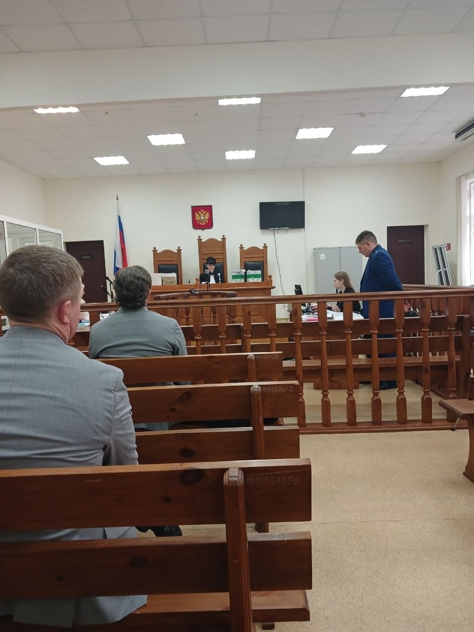 «Клал конверт на стол в кабинете ректора». 1,6 млн рублей передал потерпевший по делу Ильиной