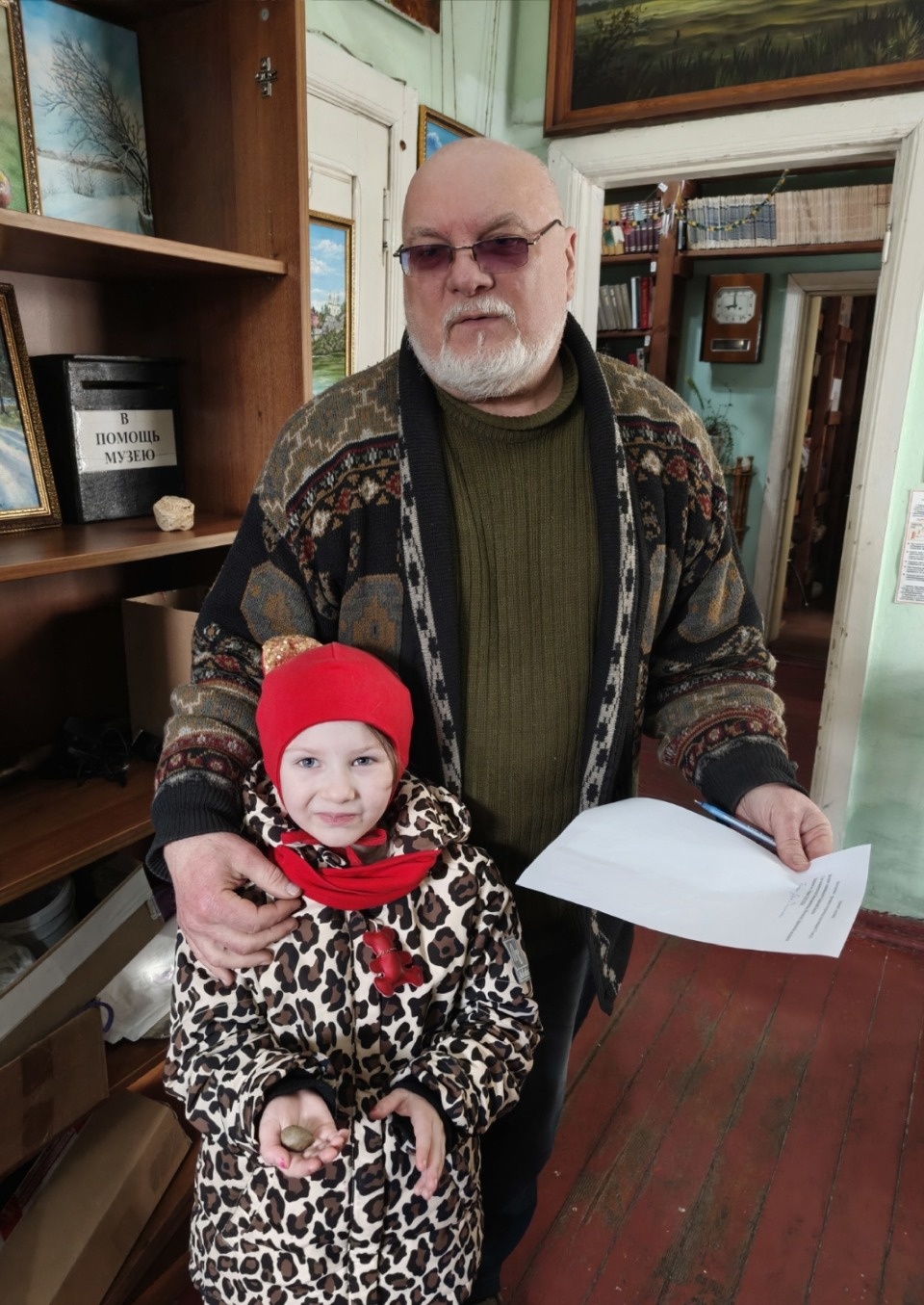 В Псковской области пятилетняя девочка обнаружила древнего моллюска В Псковской области пятилетняя девочка обнаружила древнего моллюска