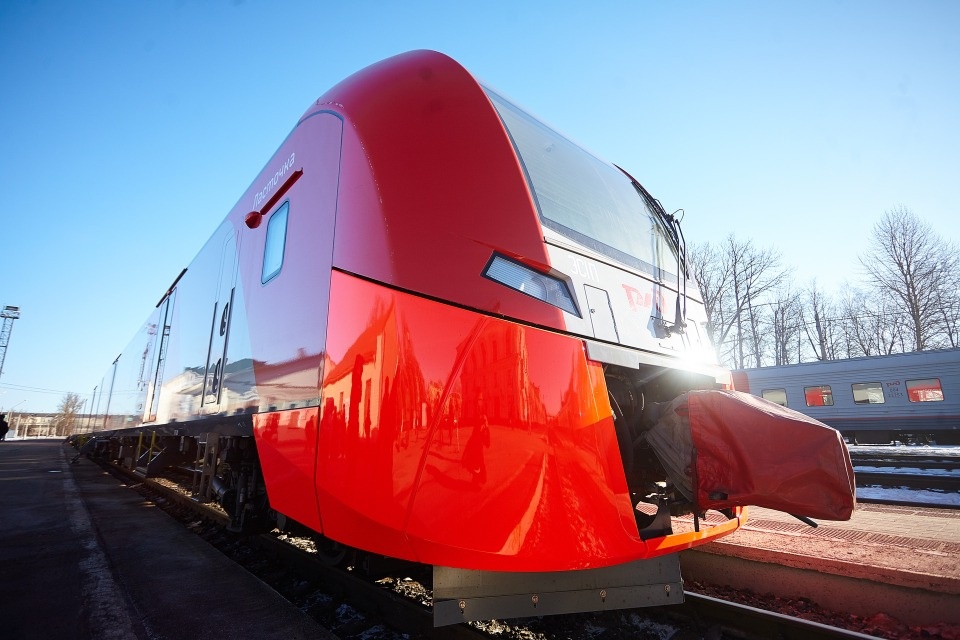 Расписание пригородных поездов изменилось в Псковской области 