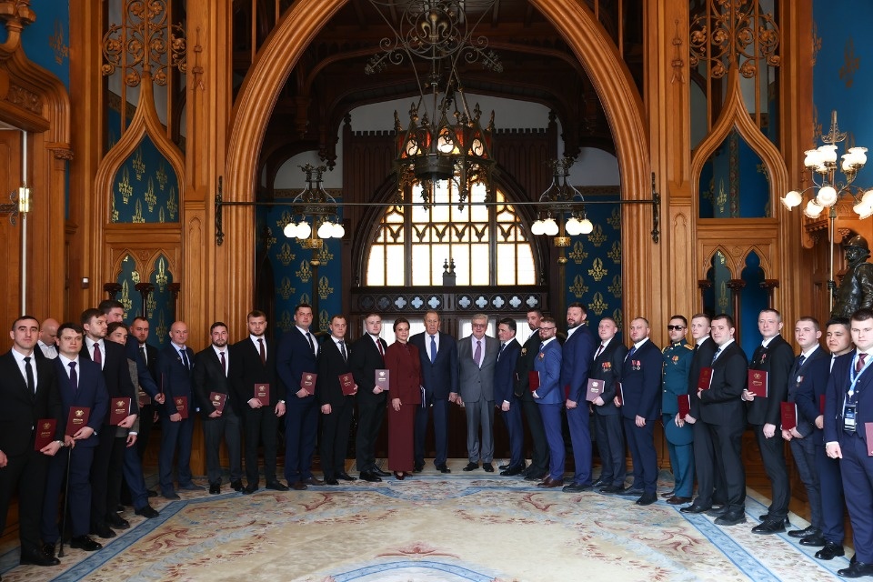 Псковский ветеран специальной военной операции окончил программу переподготовки в МГИМО