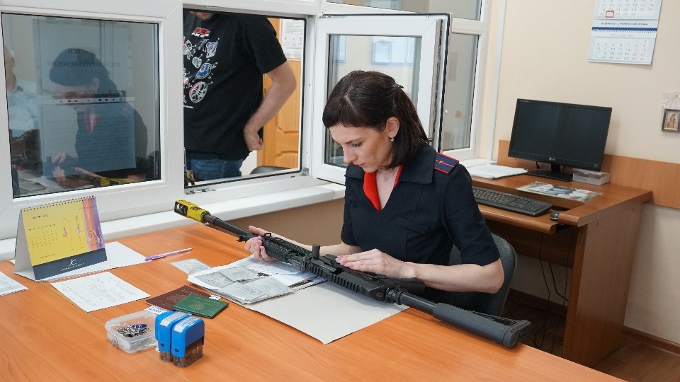 24 единицы оружия изъяли росгвардейцы у жителей Псковской области за неделю 