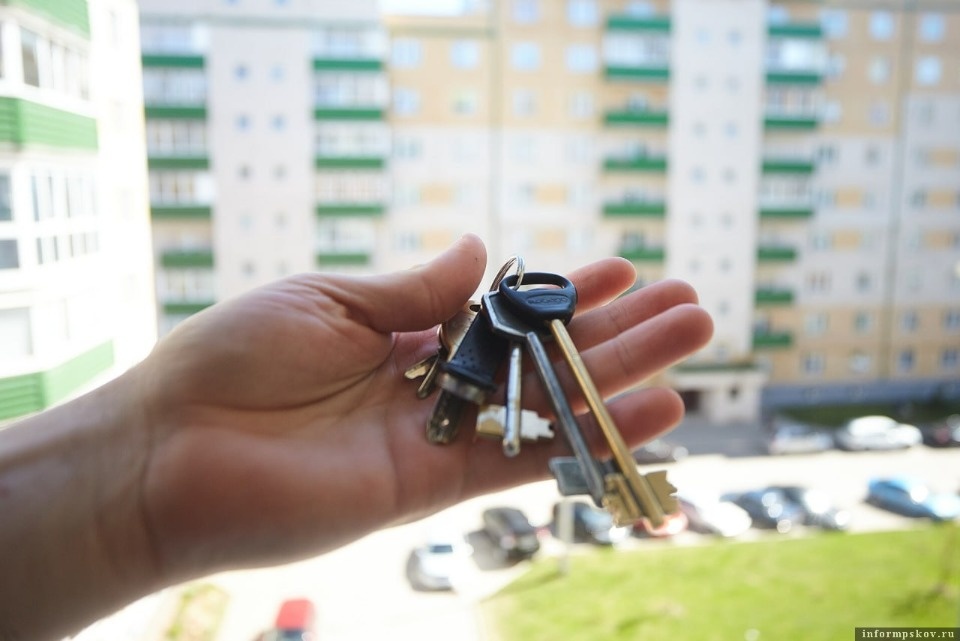 Псковичам рассказали, кто может получить освобождение от уплаты налога от продажи квартиры