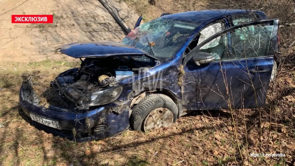 Водитель врезался в столб в Идрице