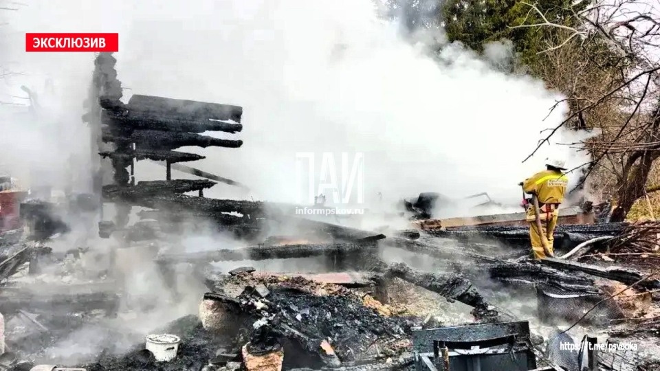 90-летний мужчина погиб на пожаре в жилом доме в плюсской деревне 90-летний мужчина погиб на пожаре в жилом доме в плюсской деревне