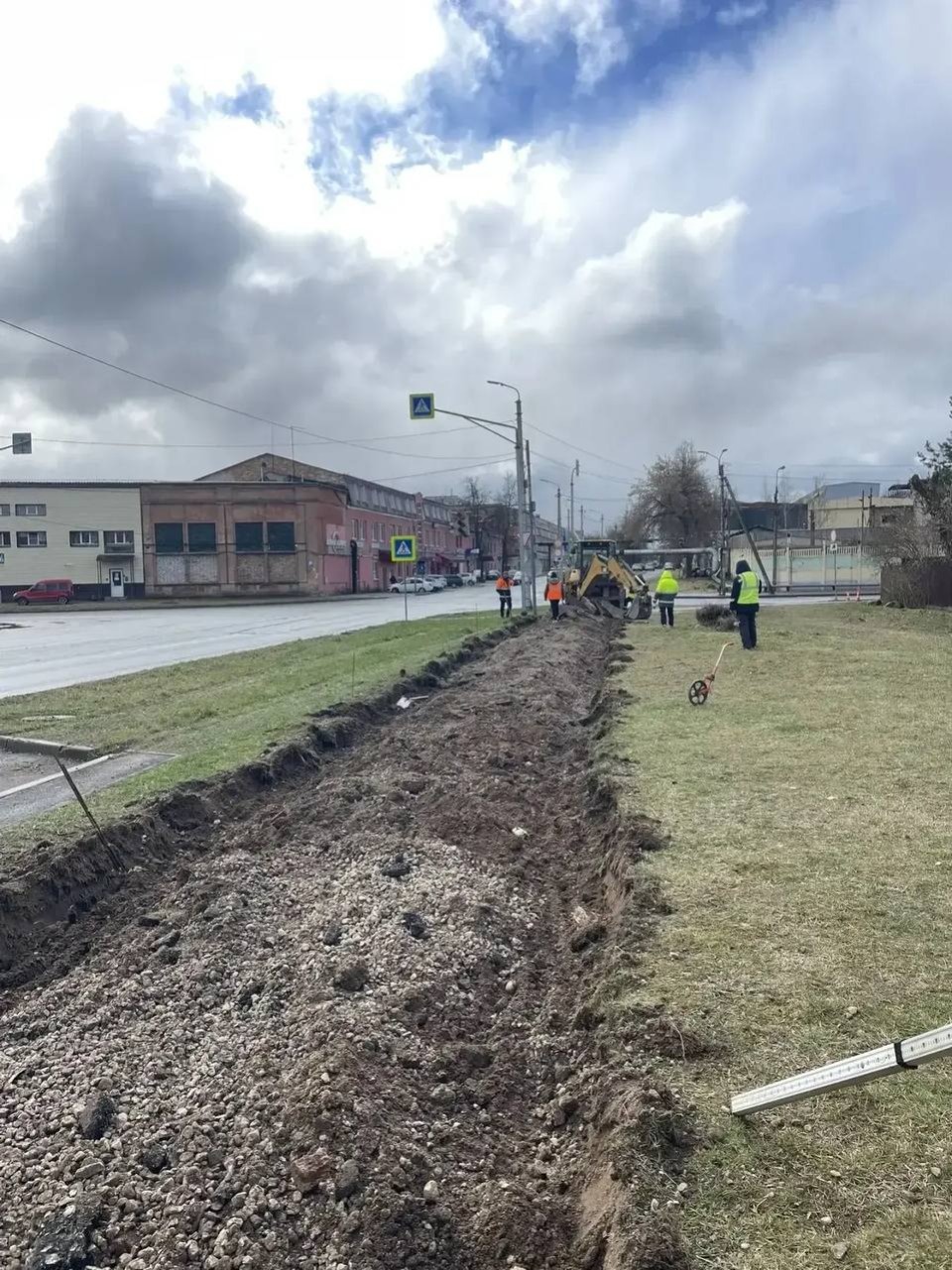 Улицу Вокзальную начали ремонтировать в Пскове по нацпроекту
