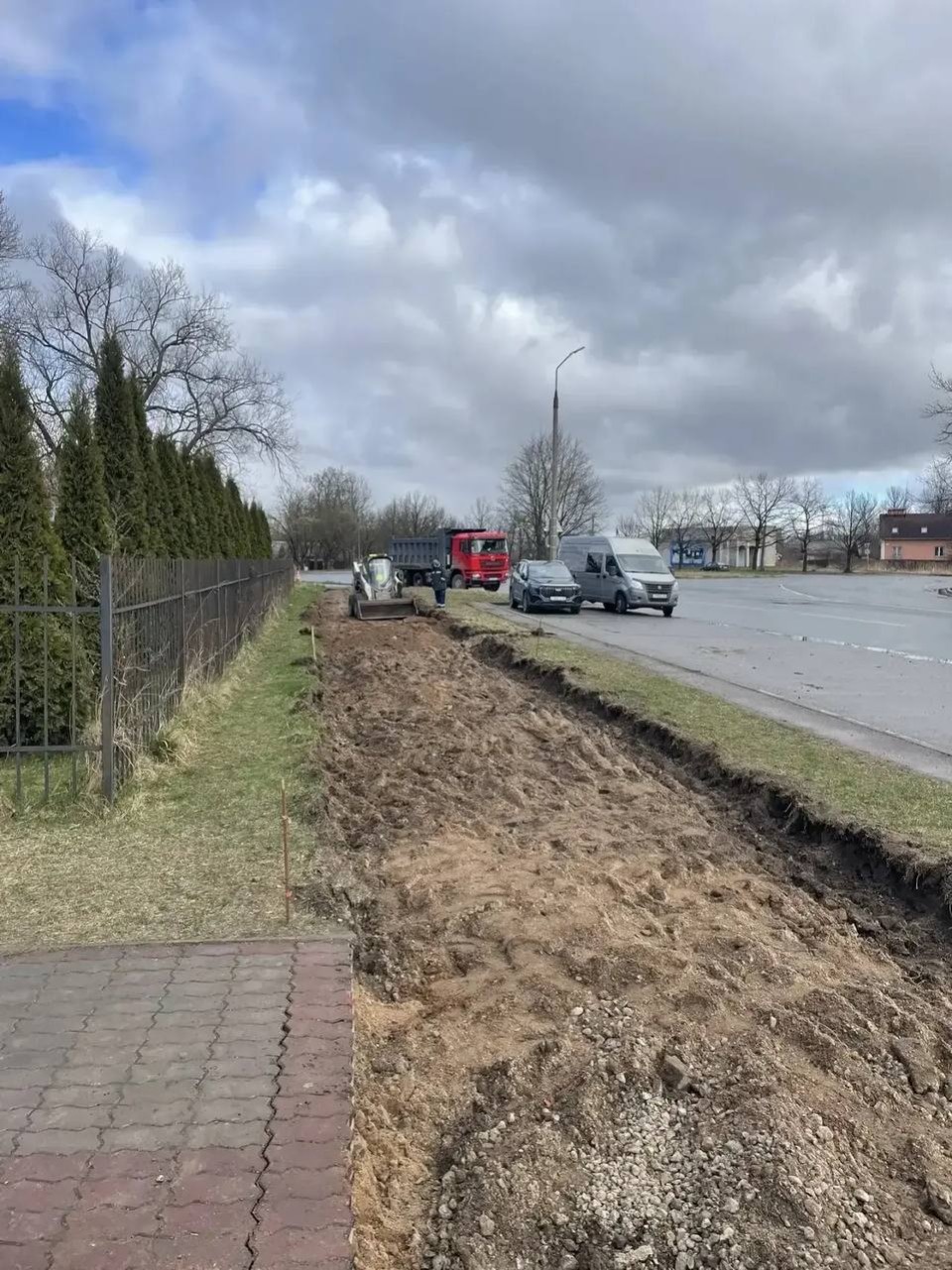 Улицу Вокзальную начали ремонтировать в Пскове по нацпроекту