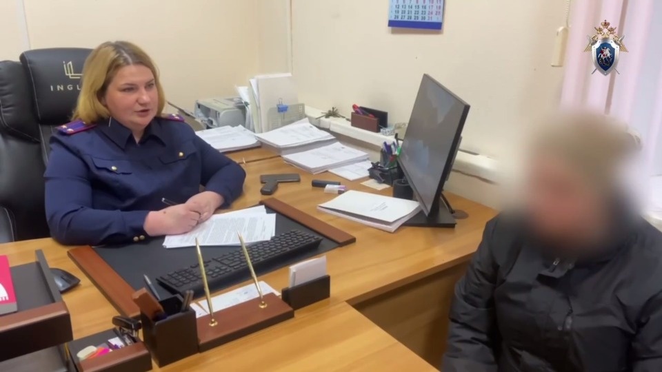 Жительница Островского района предстанет перед судом за убийство соседа