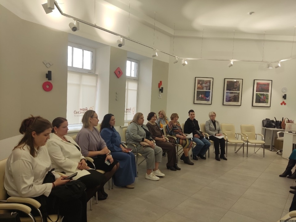 Поддержку семей в рамках народной программы «Единой России» обсудили в Пскове