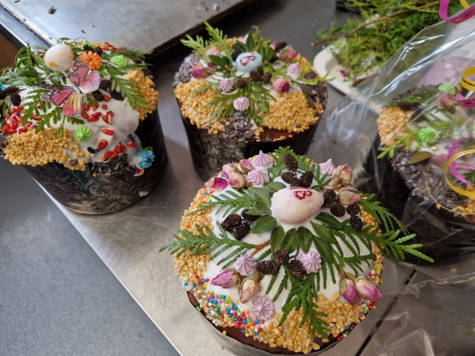 На передовую из Печорского района отправились 500 куличей