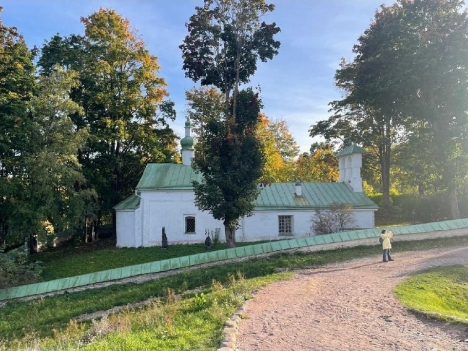 В Изборске отреставрируют церковь Сергия и Никандра В Изборске отреставрируют церковь Сергия и Никандра