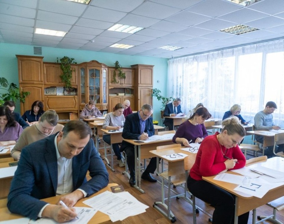 Родители выпускников напишут пробный ЕГЭ в апреле в Псковской области Родители выпускников напишут пробный ЕГЭ в апреле в Псковской области