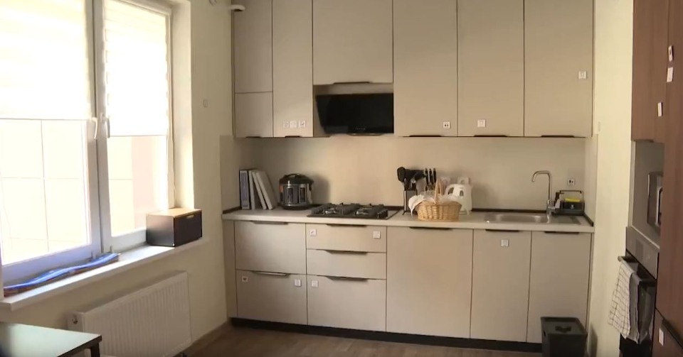 Пять квартир с условиями для сопровождаемого проживания открыли в Пскове