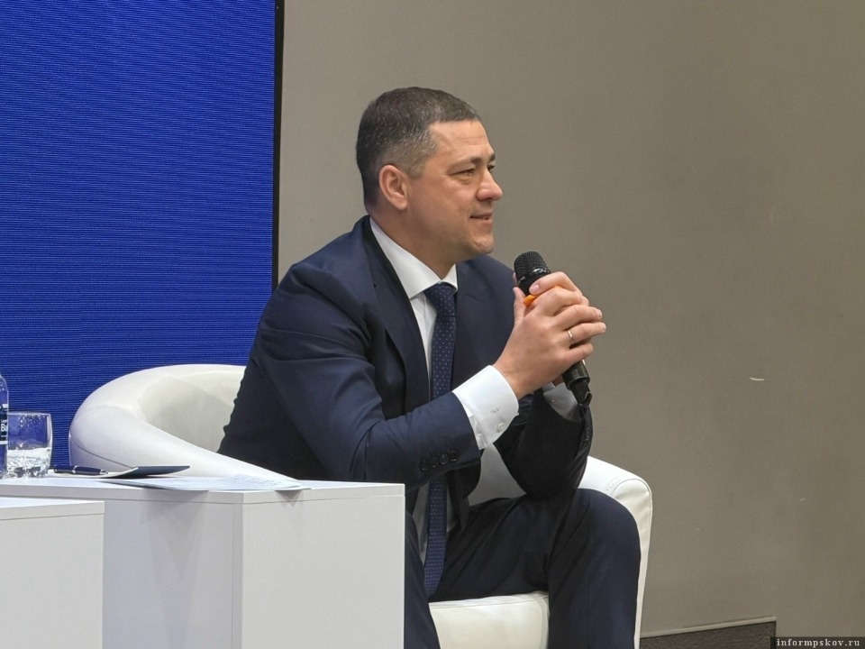 Любое медиа, в том числе школьное, может влиять на людей – псковский губернатор