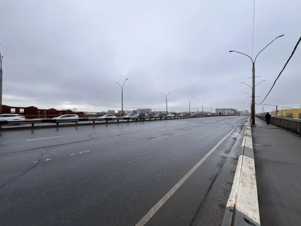 18 апреля изменят схему движения на мосту Александра Невского в Пскове 