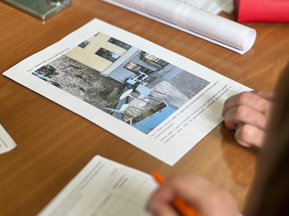 Правила единого дизайн-кода в Пскове распространились на нестационарные торговые объекты