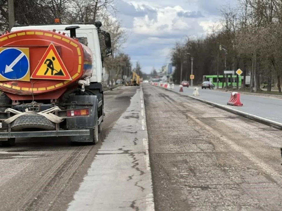 На июнь-июль придется разгар дорожных работ в Пскове