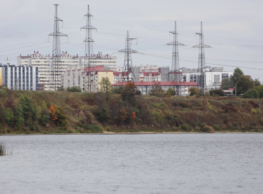 Электроснабжение 169 населенных пунктов в Псковской области уже восстановили энергетики
