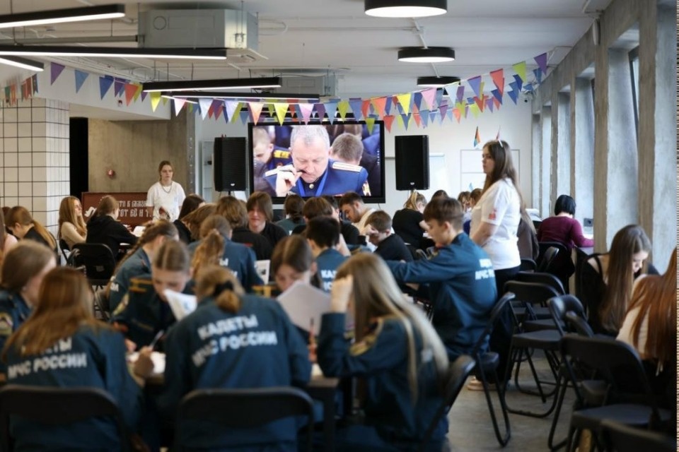 Тысячи жителей Псковской области объединила акция ЕР «Диктант Победы»