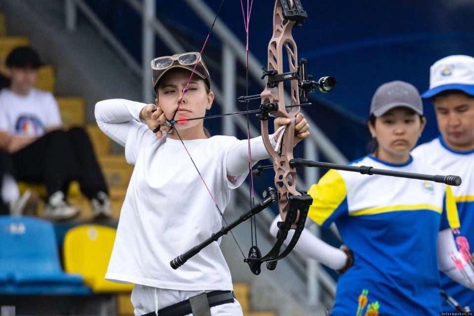 Великолучанка стала взяла серебро на чемпионате России по стрельбе из лука Великолучанка стала взяла серебро на чемпионате России по стрельбе из лука