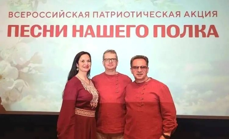 Победителем всероссийской патриотической акции стала псковская группа «Саморезы» Победителем всероссийской патриотической акции стала псковская группа «Саморезы»