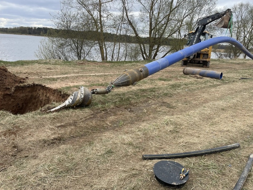 В Великих Луках продолжается реконструкция кольцевого водовода В Великих Луках продолжается реконструкция кольцевого водовода