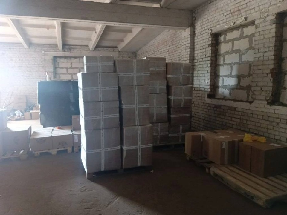 Крупную партию нелегального алкоголя и табака обнаружили псковские таможенники Крупную партию нелегального алкоголя и табака обнаружили псковские таможенники